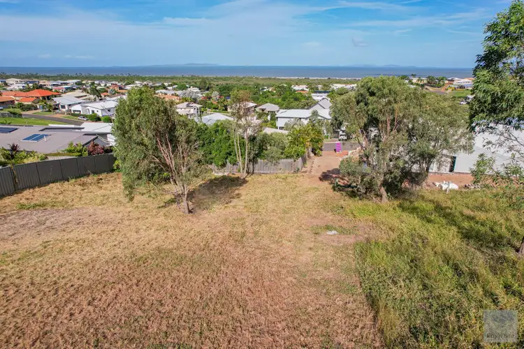 8 Pacific Vista Close, Pacific Heights QLD 4703