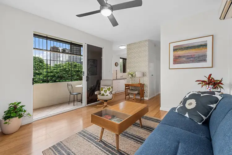 Fifth view of Homely apartment listing, 1&2/4 MacDonald Street, Kangaroo Point QLD 4169