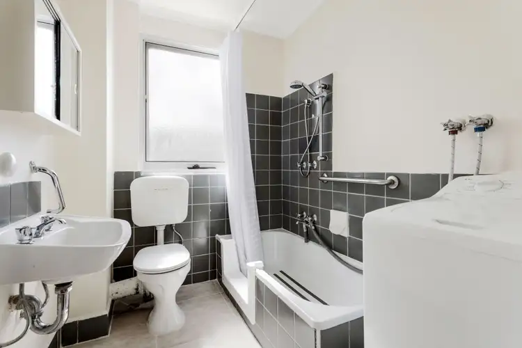 Fourth view of Homely apartment listing, 8/302 Grange Road, Ormond VIC 3204