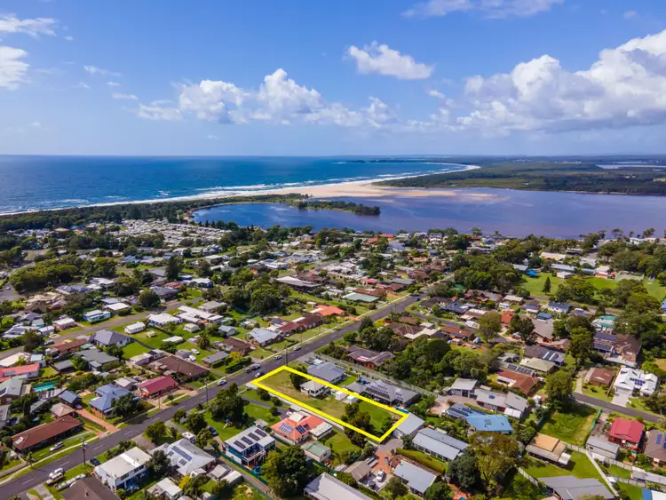 13 Mathews Street, Shoalhaven Heads NSW 2535