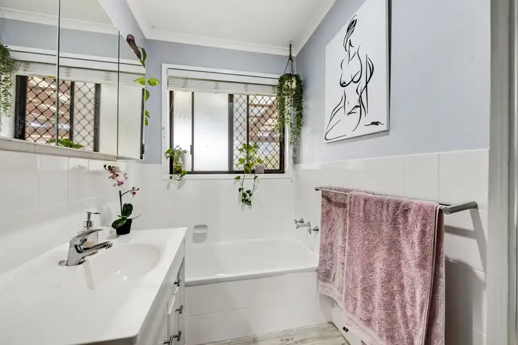 70 Rischbieth Crescent, Gilmore ACT 2905
