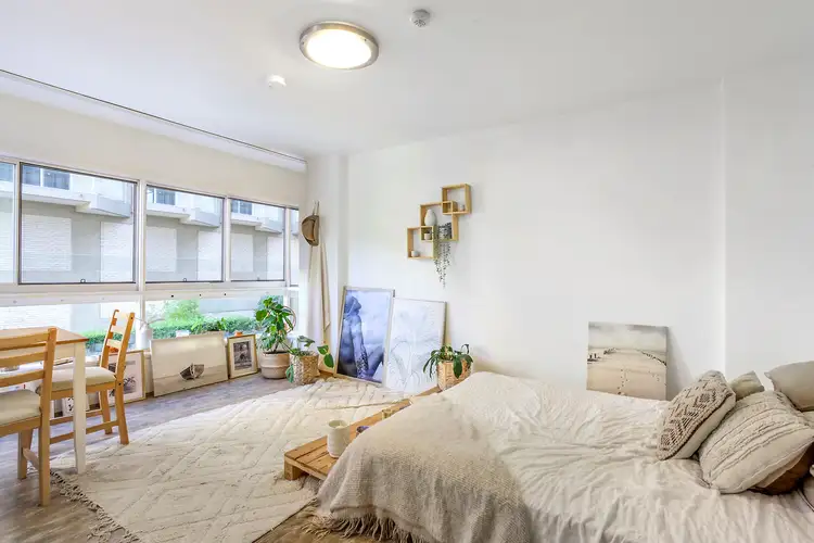 Main view of Homely studio listing, 2/51-59 Roslyn Gardens, Elizabeth Bay NSW 2011
