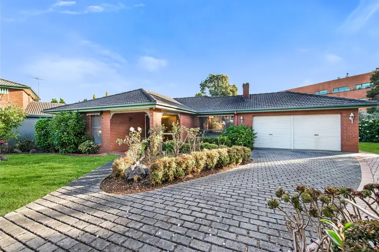 6 Shiralee Court, Wheelers Hill VIC 3150