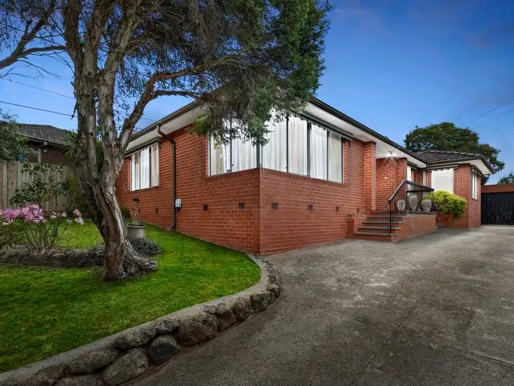 6 Mark Court, Chadstone VIC 3148