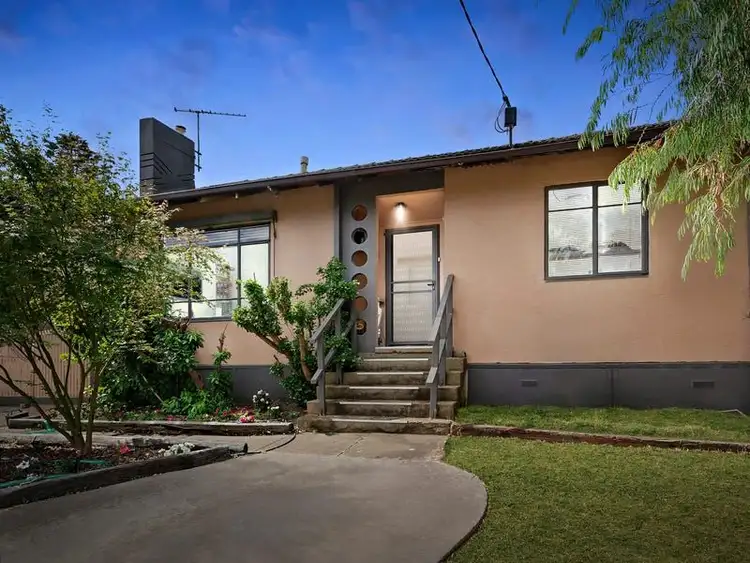 24 Melinga Crescent, Chadstone VIC 3148