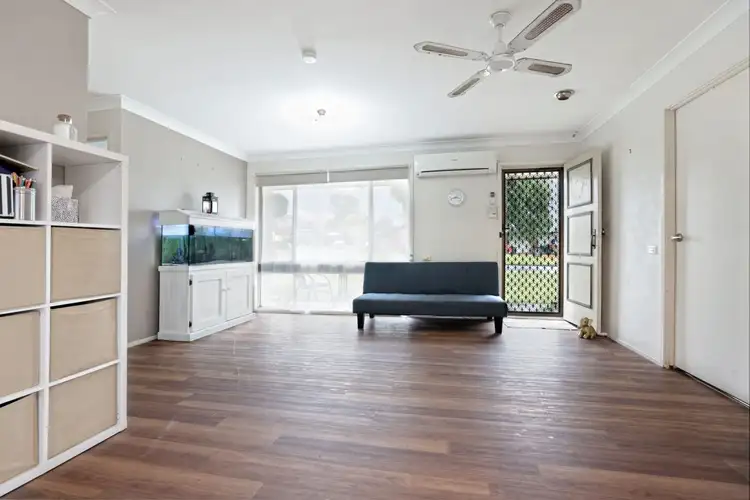 8 Dampier Avenue, Werrington County NSW 2747