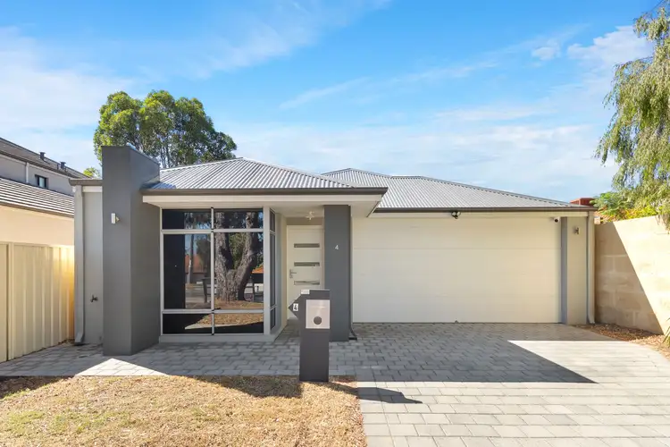 4 Bridgewater Drive, Kallaroo WA 6025