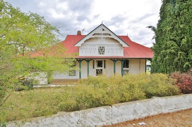 2 Lovell Street, Young NSW 2594
