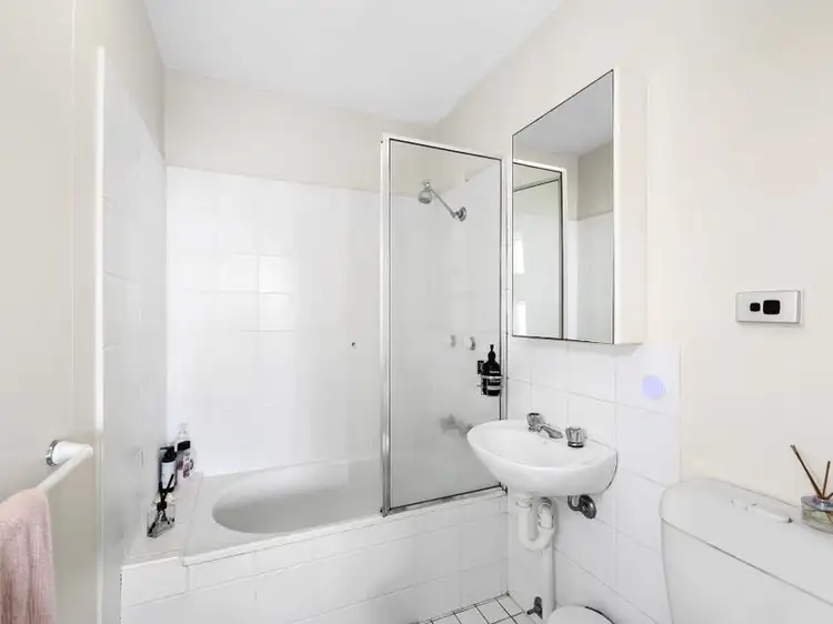 Third view of Homely studio listing, 59/68 Roslyn Gardens, Elizabeth Bay NSW 2011