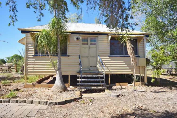 10 Kingston Street, Aramac QLD 4726