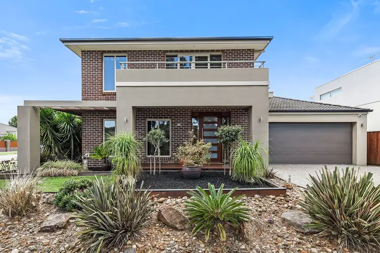 20 Lakeside Drive, Berwick VIC 3806