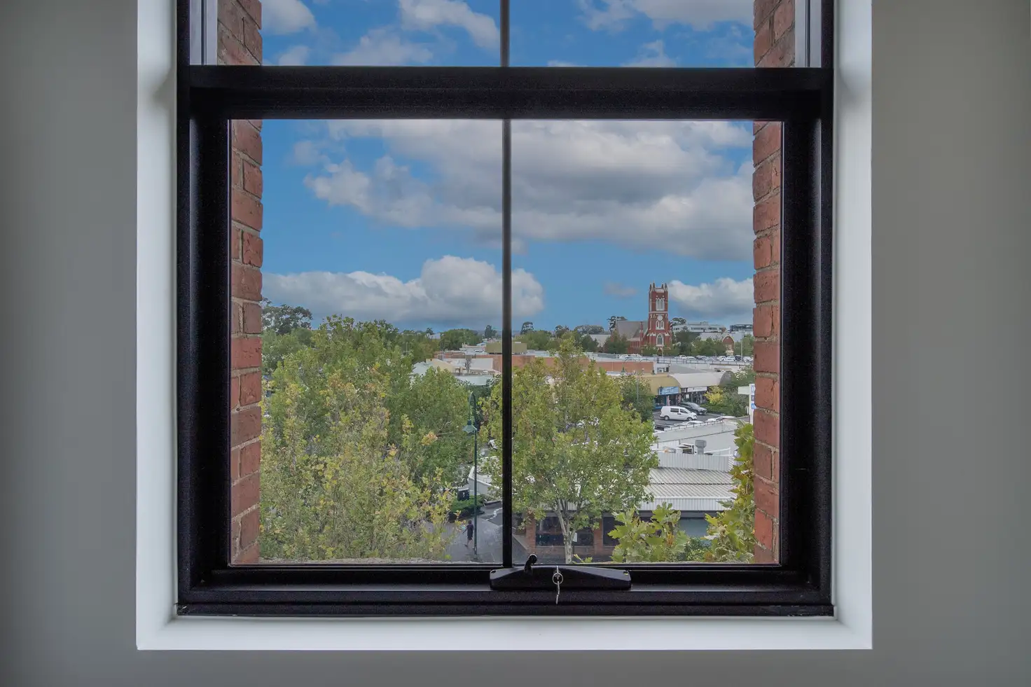 Main view of Homely apartment listing, 1/2-4 Queen Street, Bendigo VIC 3550