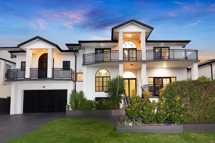 5 James Close, Menai NSW 2234