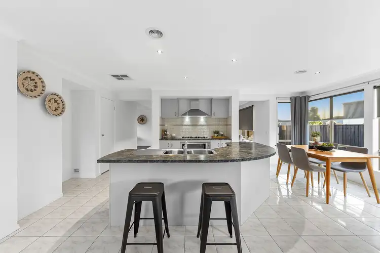 Fifth view of Homely house listing, 12 Parkvista Place, Berwick VIC 3806