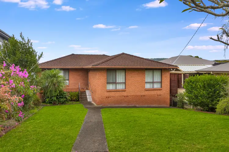 Second view of Homely house listing, 5 The Corso, Saratoga NSW 2251