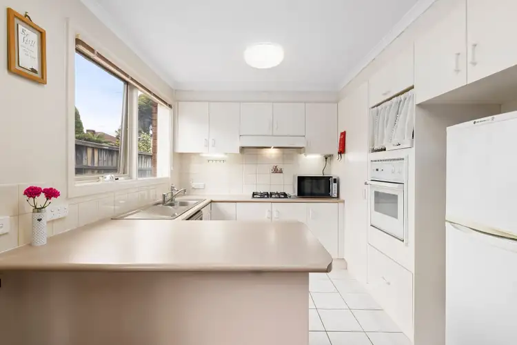 2/64 Beverley Street, Doncaster East VIC 3109