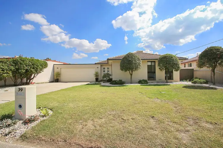 39 Melrose Drive, West Wodonga VIC 3690
