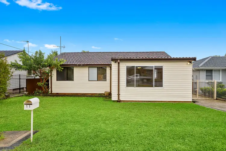 11 Malin Road, Oak Flats NSW 2529