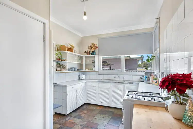 8 Zamia Street, Rangeway WA 6530