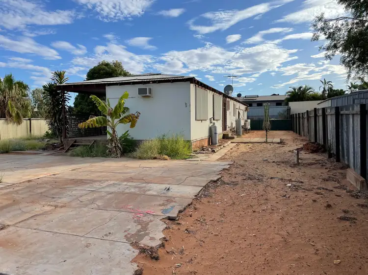 7 Simpson Street, Onslow WA 6710