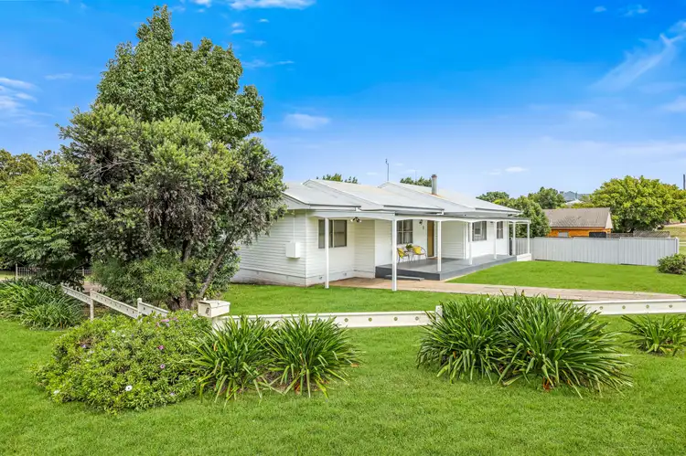 1 Sapphire Crescent, Tamworth NSW 2340