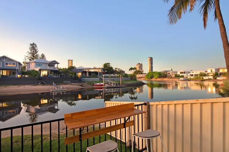 32 Gretel Drive, Mermaid Waters QLD 4218