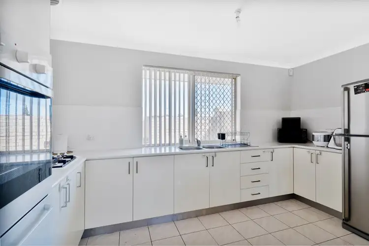 1/9 Ravenswood Drive, Nollamara WA 6061