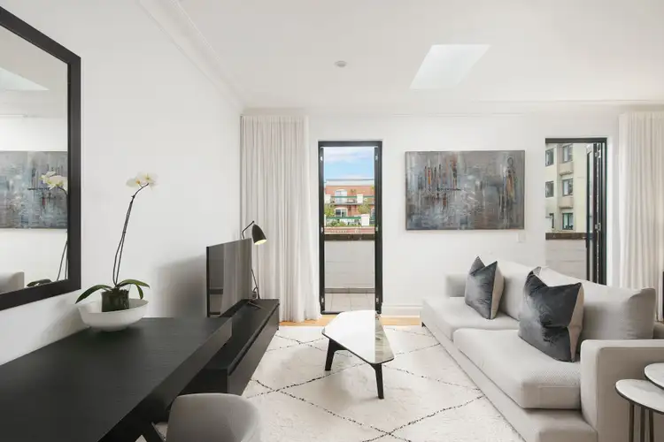 Third view of Homely apartment listing, 402/18 Bayswater Road, Potts Point NSW 2011