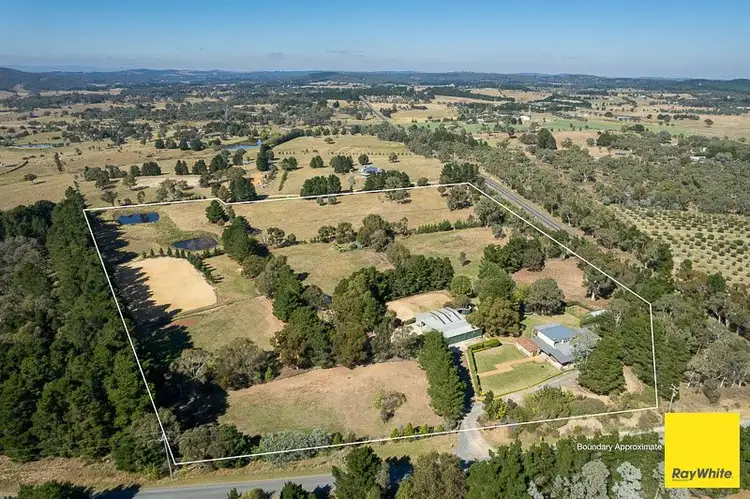 8 Brooks Road, Bywong NSW 2621