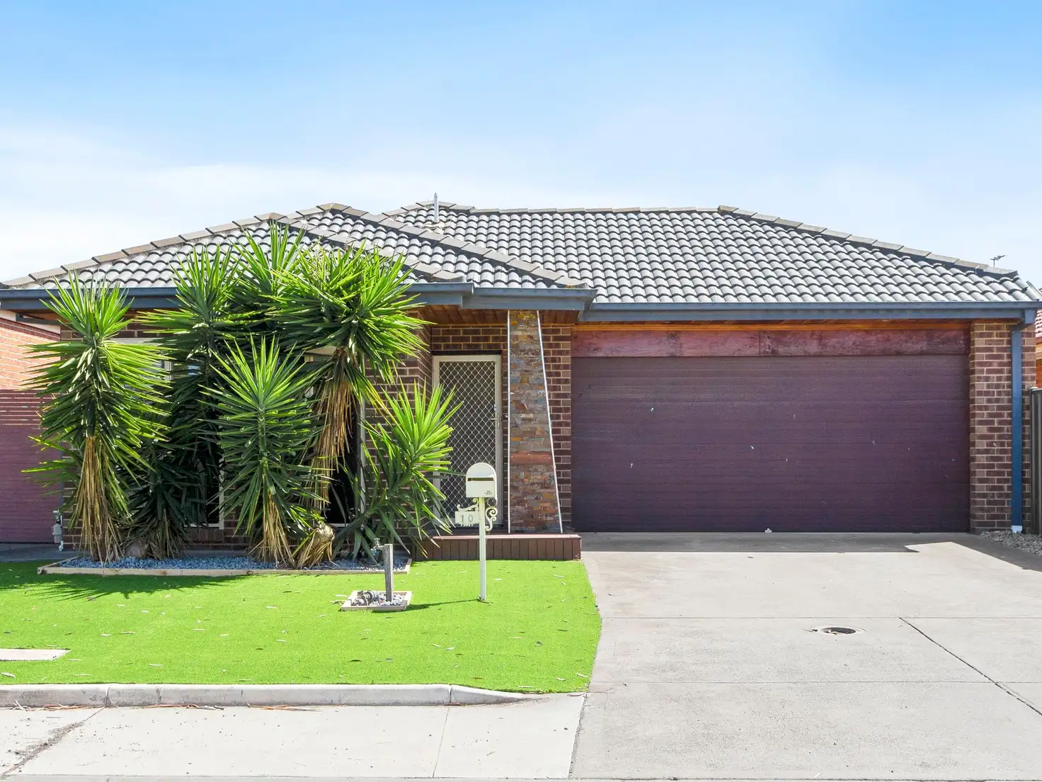Main view of Homely house listing, 10 Gippsland Way, Craigieburn VIC 3064