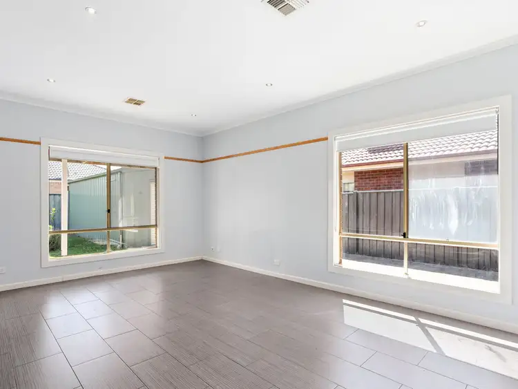Fifth view of Homely house listing, 10 Gippsland Way, Craigieburn VIC 3064