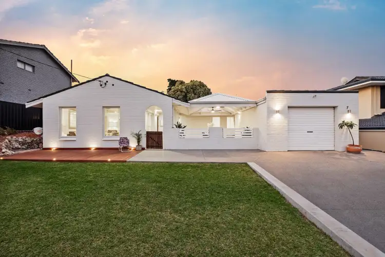 7 Elfreda Avenue, Sorrento WA 6020