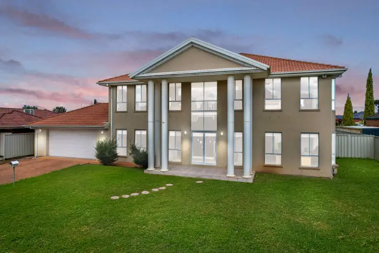 7 Millstream Way, Caroline Springs VIC 3023