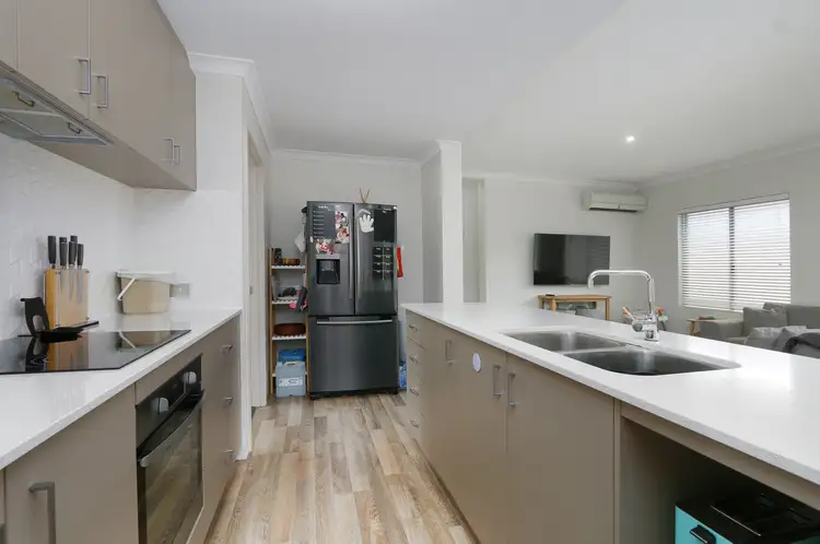 Sixth view of Homely house listing, 2 Davies Crescent, Kardinya WA 6163