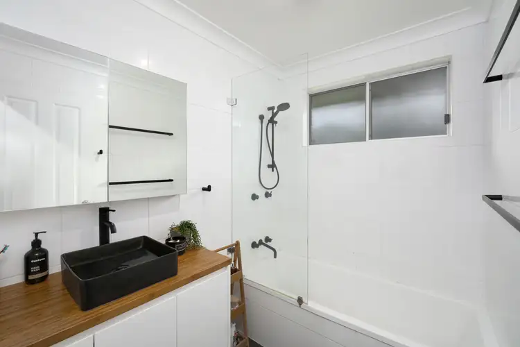 Sixth view of Homely house listing, 4 Sage Place, Point Clare NSW 2250