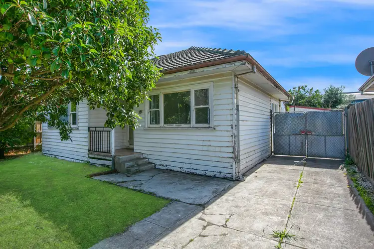 18 Thrower Street