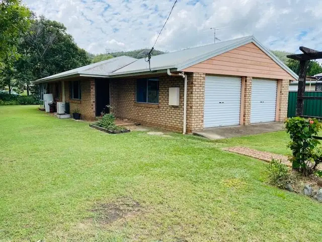 35 Adelaide Street, Esk QLD 4312