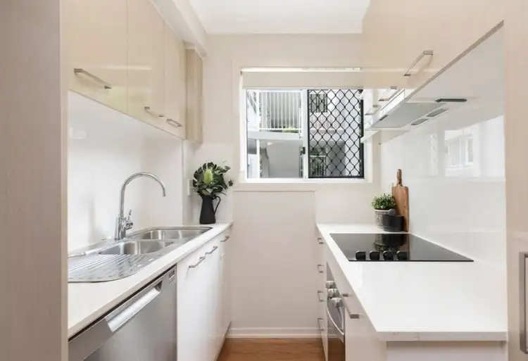 2/42 Toorak Road, Hamilton QLD 4007