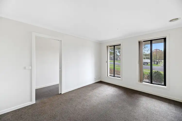 Sixth view of Homely house listing, 10 Rivendale Crescent, Drouin VIC 3818