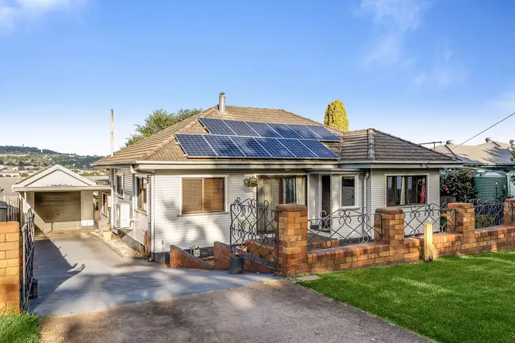 16 Donegal Street, Rockville QLD 4350