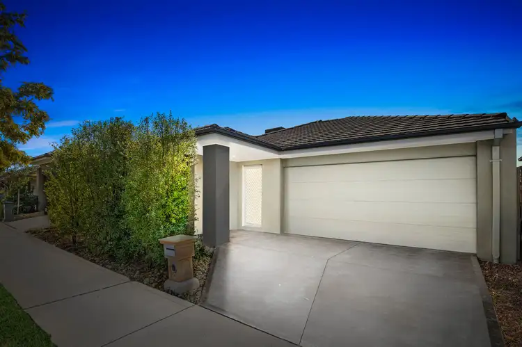 6 Adelong Street, Werribee VIC 3030