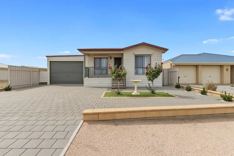 8 Meander Way, North Beach SA 5556