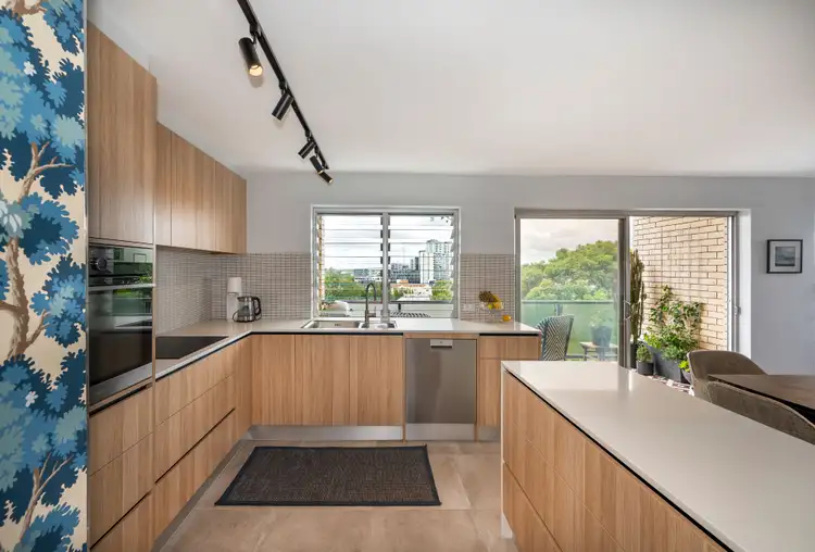 Second view of Homely apartment listing, 6/1 Rossiter Parade, Hamilton QLD 4007