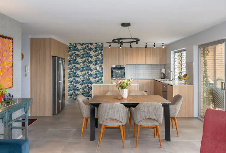 Third view of Homely apartment listing, 6/1 Rossiter Parade, Hamilton QLD 4007