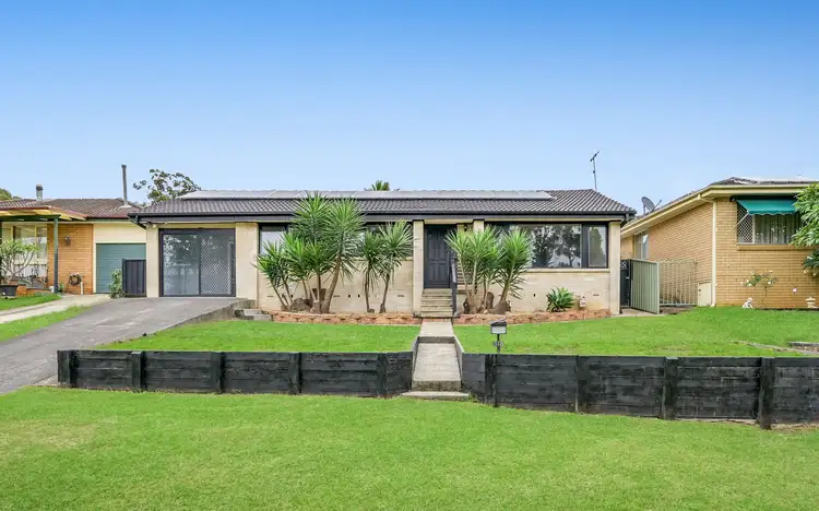 318 The Parkway, Bradbury NSW 2560