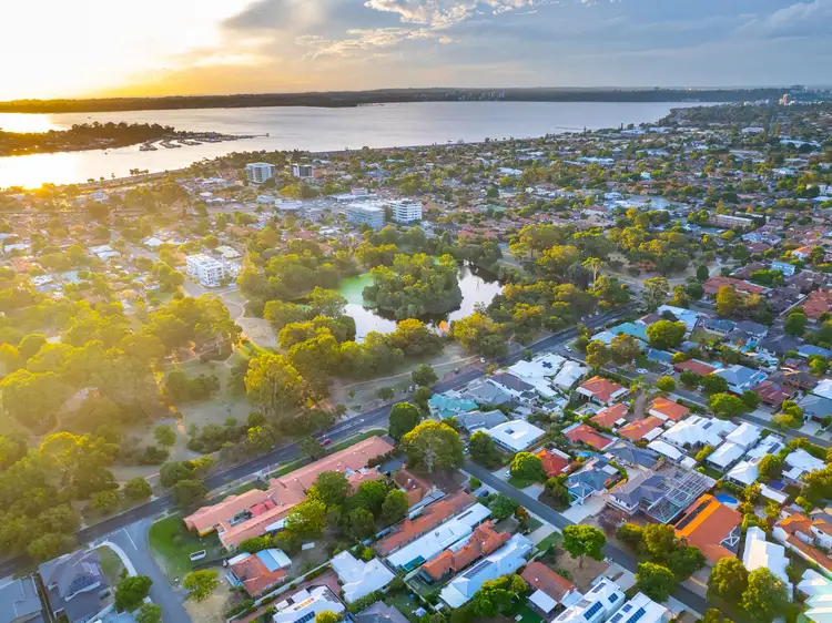 8B Bickley Crescent, Manning WA 6152