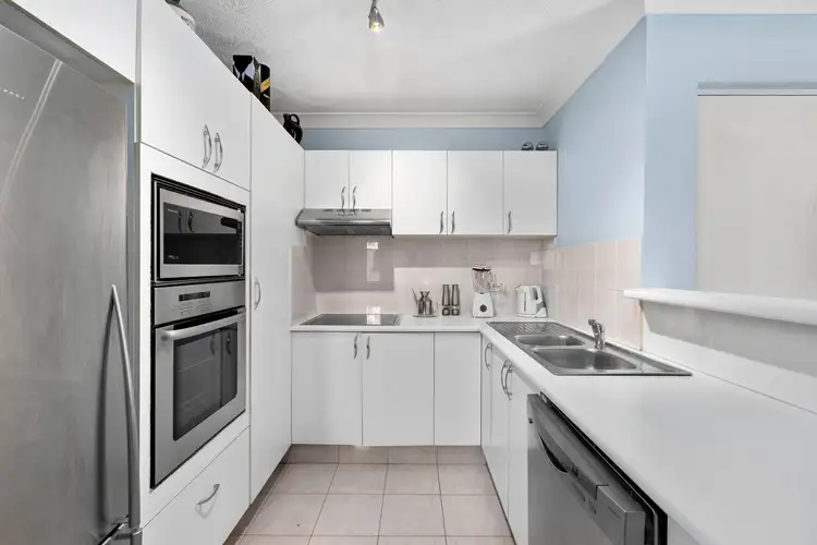 Fifth view of Homely unit listing, 1/34 Chelsea Avenue, Broadbeach QLD 4218