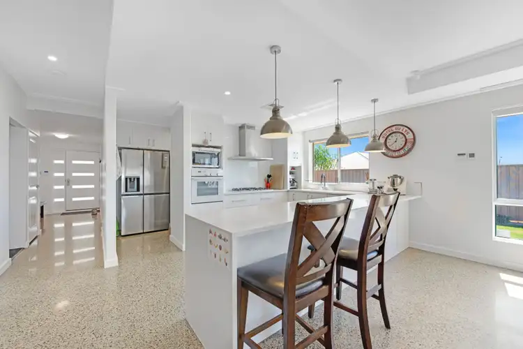 Fifth view of Homely house listing, 10 Doreen Pass, Wandina WA 6530