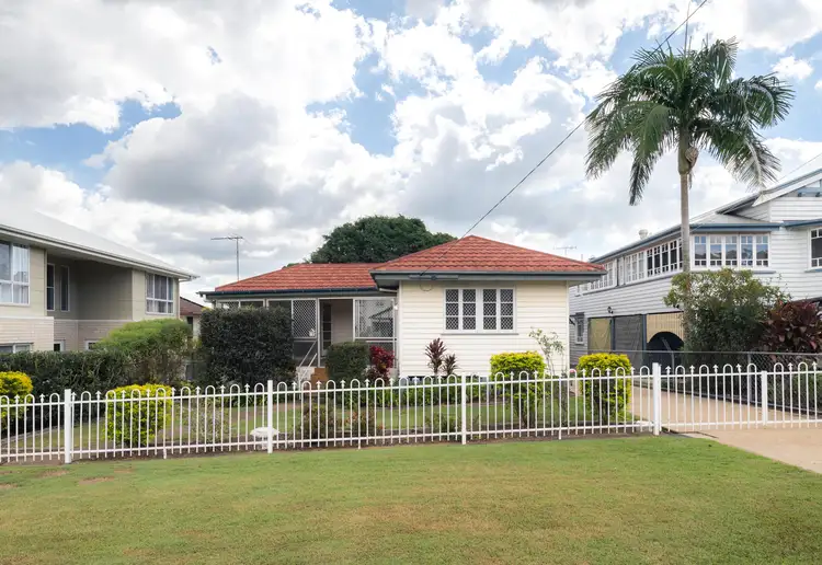 10 Forrest Street, Nudgee QLD 4014