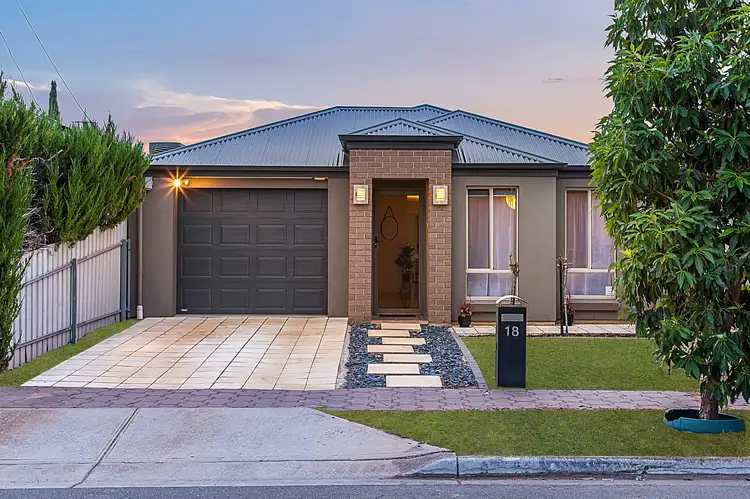 18 Leander Crescent, Greenacres SA 5086